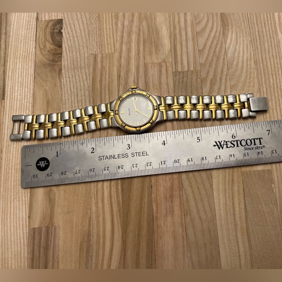 Bulova Men’s Watch Vintage Two Tone Gold Tone Quartz with Date Window 98B52 - Picture 11 of 11